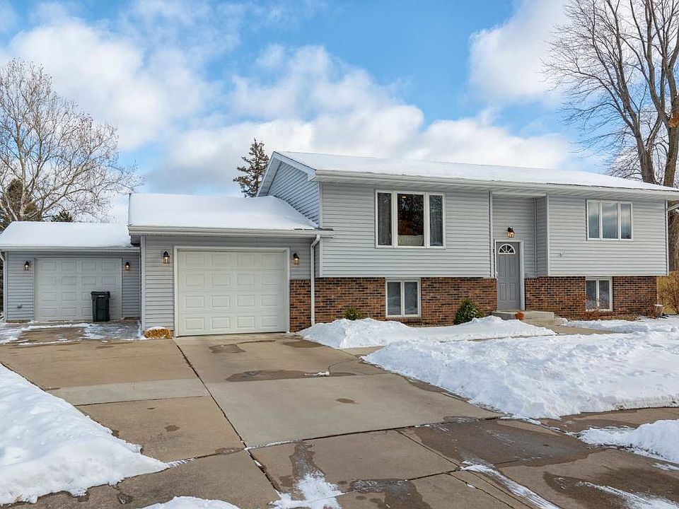 1st image of 206 Hill Ct
