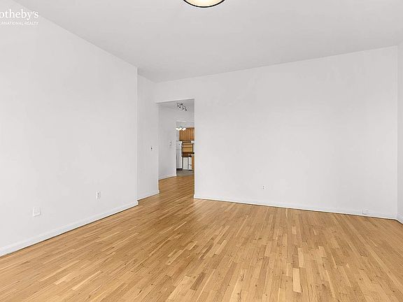 5th image of 102 W 80th St APT 81
