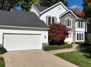 5010 Amberwood Ct, Midland, MI