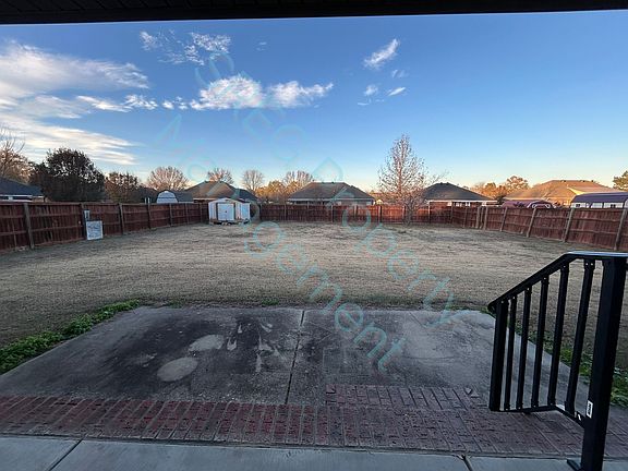 2nd image of 33 Mitchell Cir