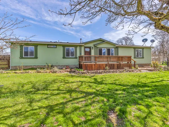 370 Rock Creek Rd, Gold Hill, OR 97525