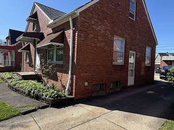 2nd image of 13426 Gilmore Ave