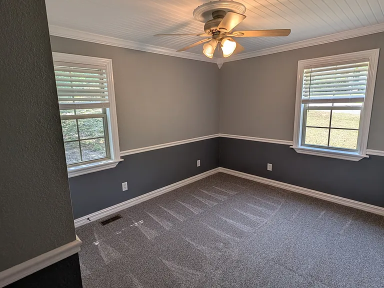 435 Gunther Cir — Photo 9