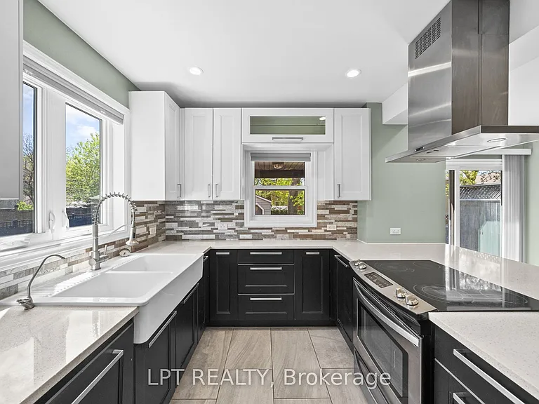 126 Blackburn Ave — Photo 7