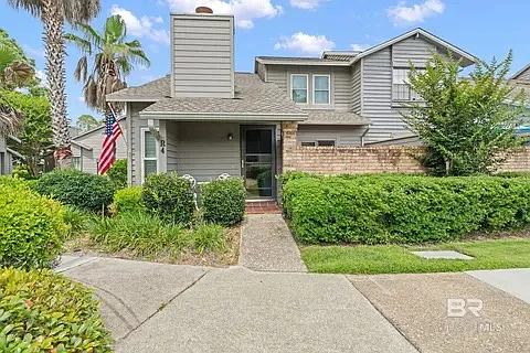 389 Clubhouse Dr — Photo 1