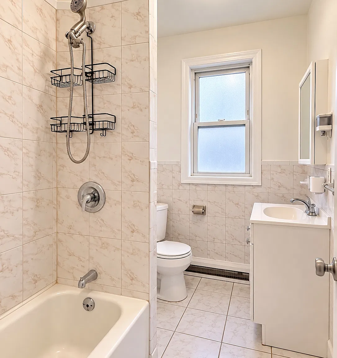 3 bed, 1173 sqft, $2,200 — Photo 4