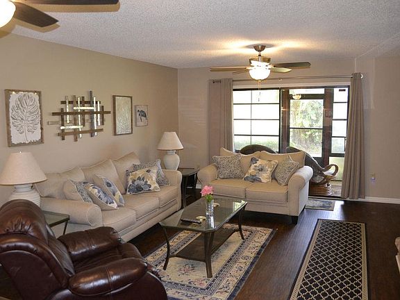 5th image of 3641 Muirfield Dr #3