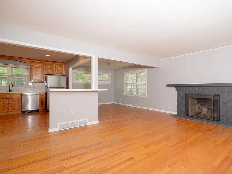 9300 Outlook Dr — Photo 2