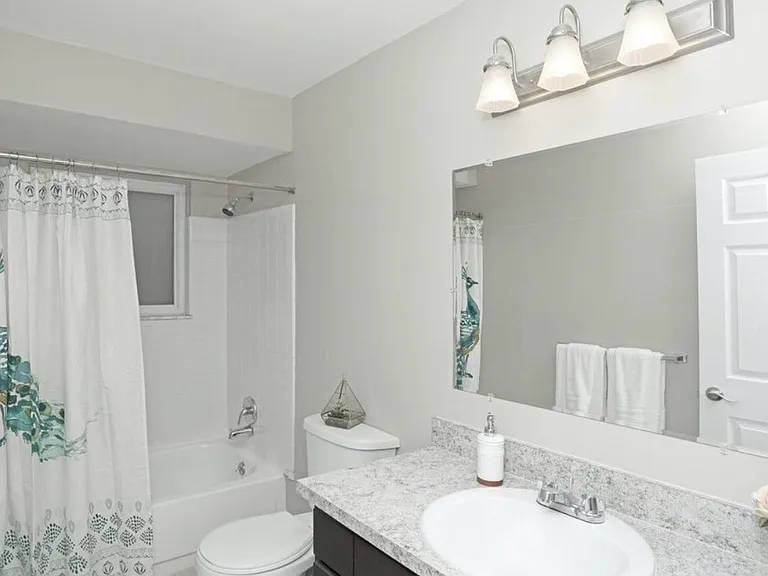 Sterling Hill Apartments — Photo 16