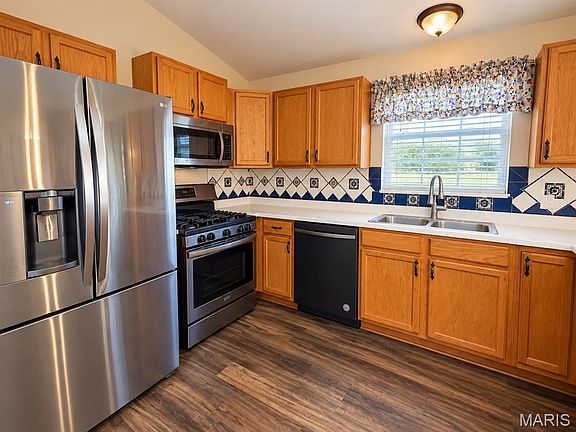 4th image of 720-722 Brittany Ct