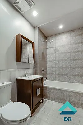 Rented by EXR | media 22