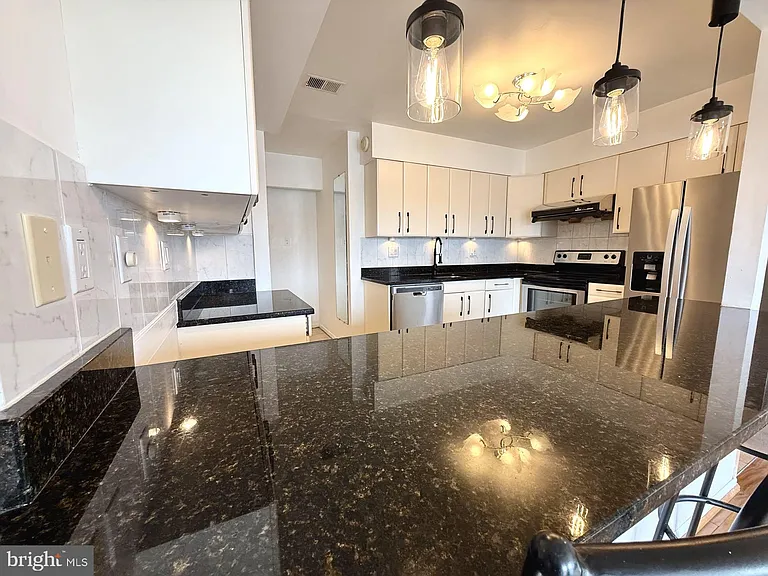 532 Riviera Dr #B — Photo 13
