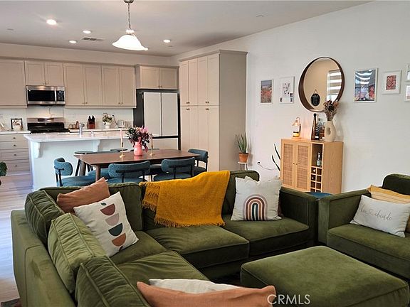 3rd image of 906 Lemon Dr