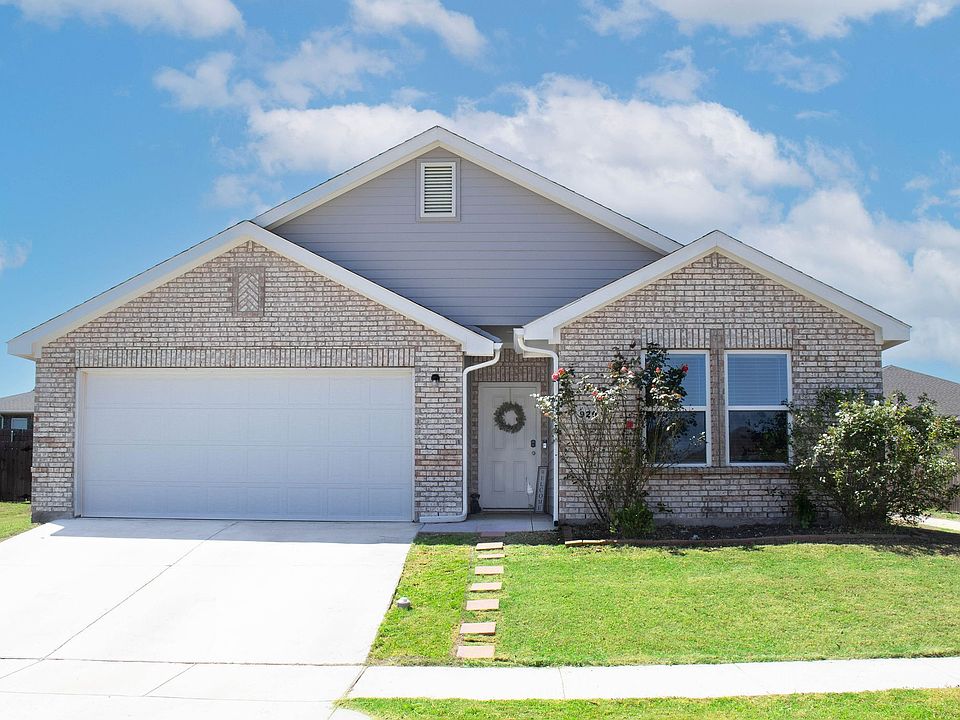 1st image of 920 Avagail Ave