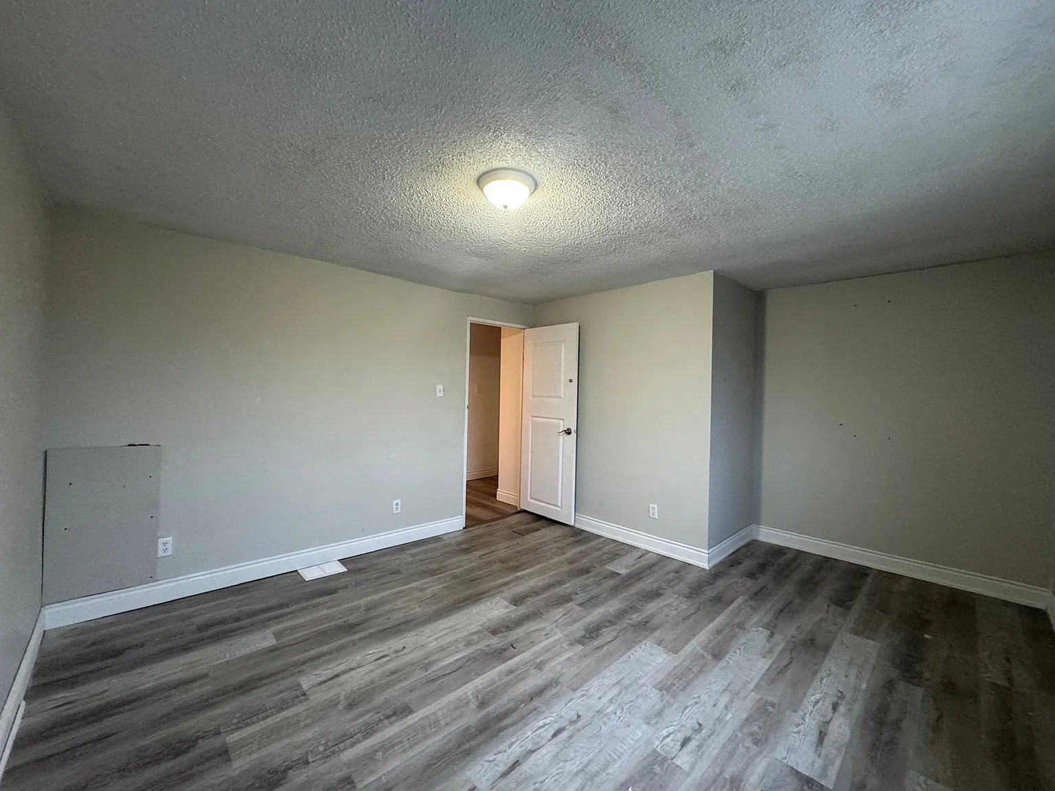 695 Wallace Street Wallaceburg — Photo 2