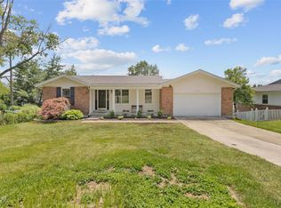 12112 Greenwalk Dr, Saint Louis, MO 63146