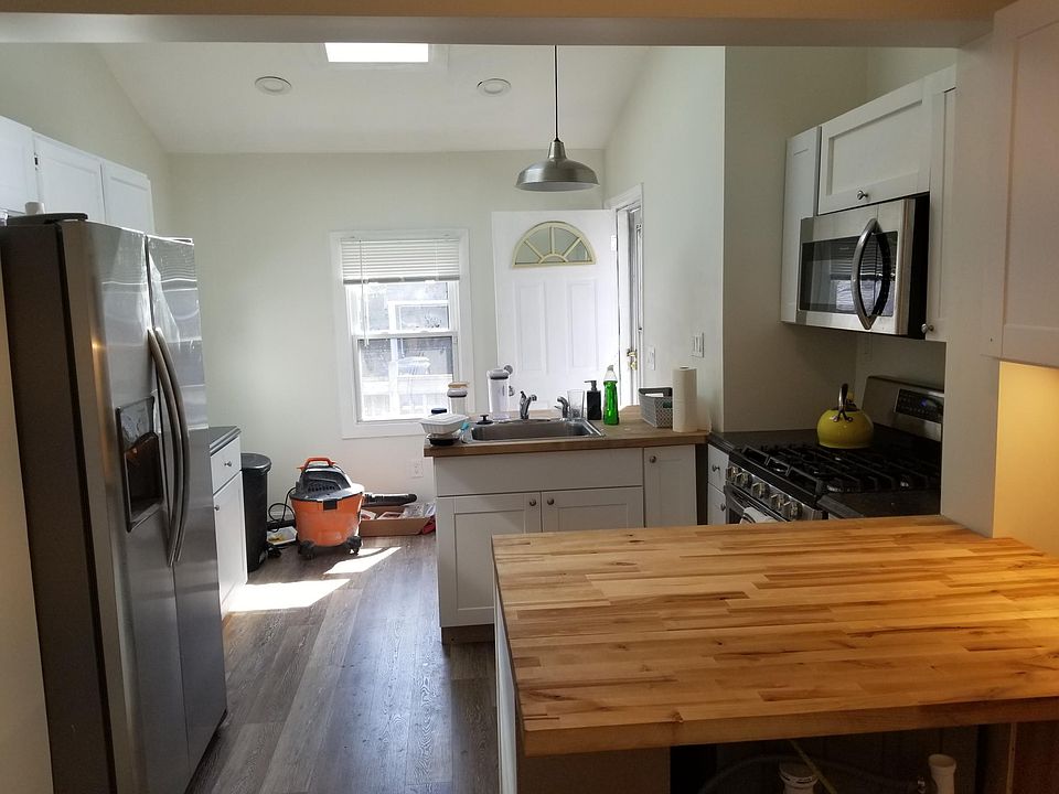 1st image of 1442 Maile Ave
