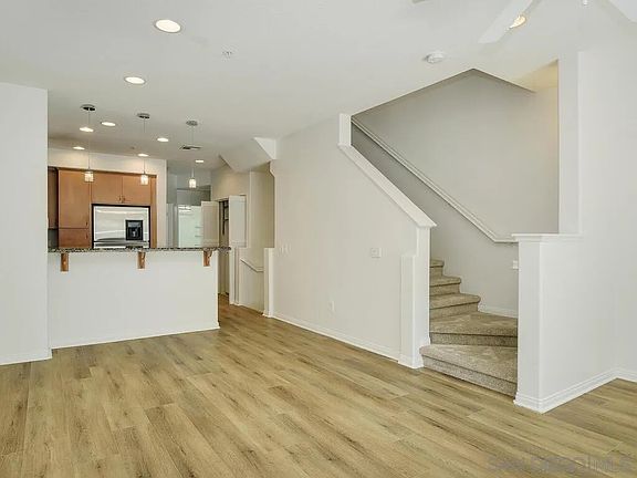5th image of 8751 Plaza Park Ln