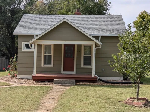 411 S Cottonwood St, Emporia, KS 66801