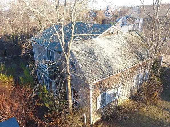 33 Conant Street, Provincetown, MA 02657
