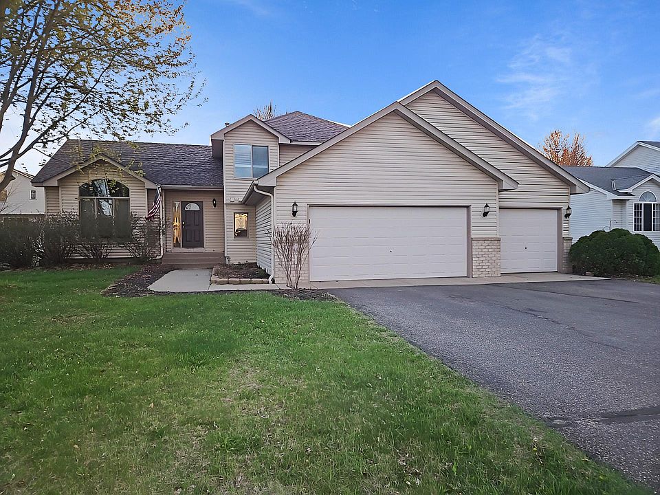 1st image of 13788 Goldenrod St NW