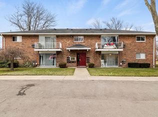 15152 Fairfield St, Livonia, MI