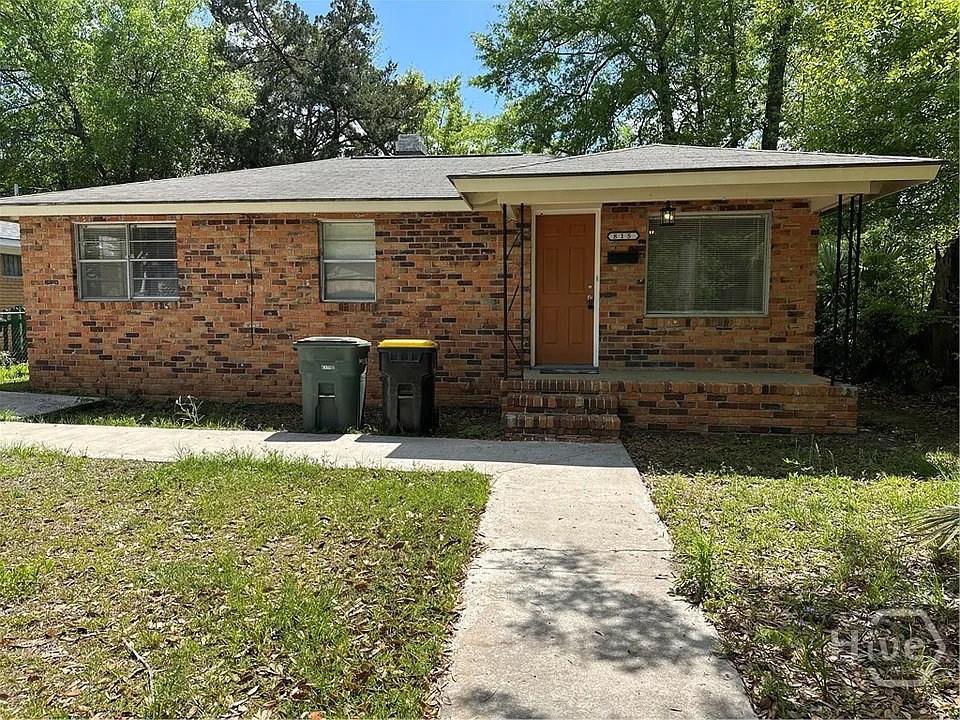815 E Waldburg St