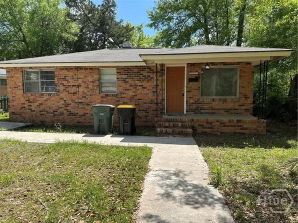 815 E Waldburg St, Savannah, GA 31401