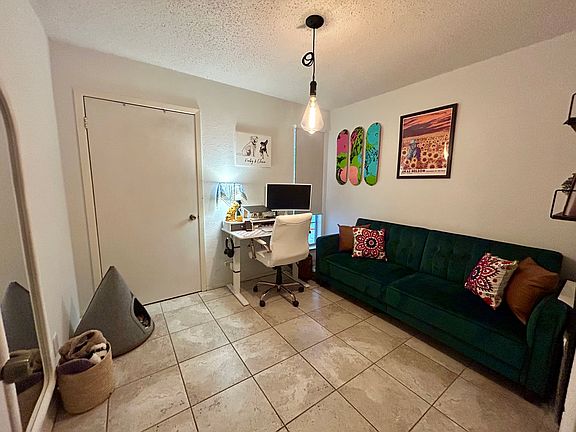 Office/3rd bedroom