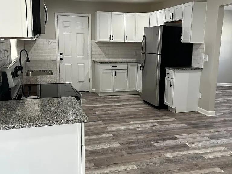 1660 Huxley Dr — Photo 8