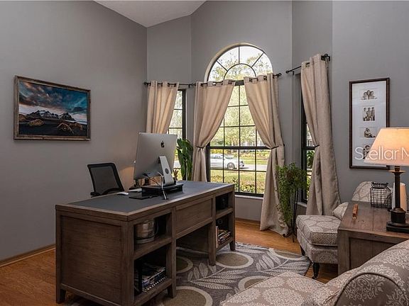 5th image of 212 Shady Oaks Cir