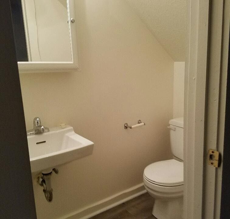 1/2 bath