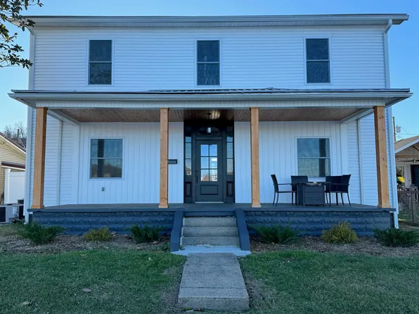 521 Riverside Dr, Russell, KY 41169