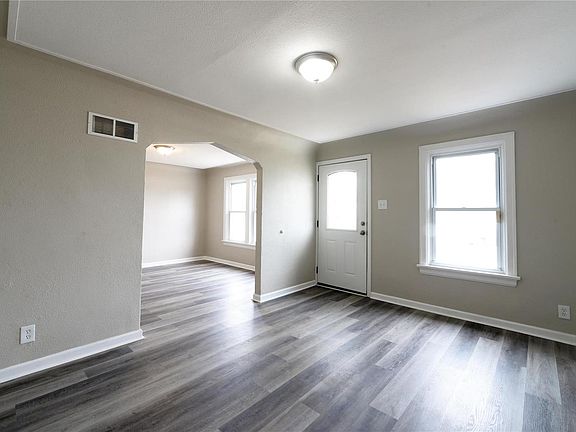 4th image of 9717 Gentry Ave