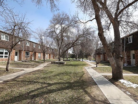 2nd image of 51 Spruceview ROAD