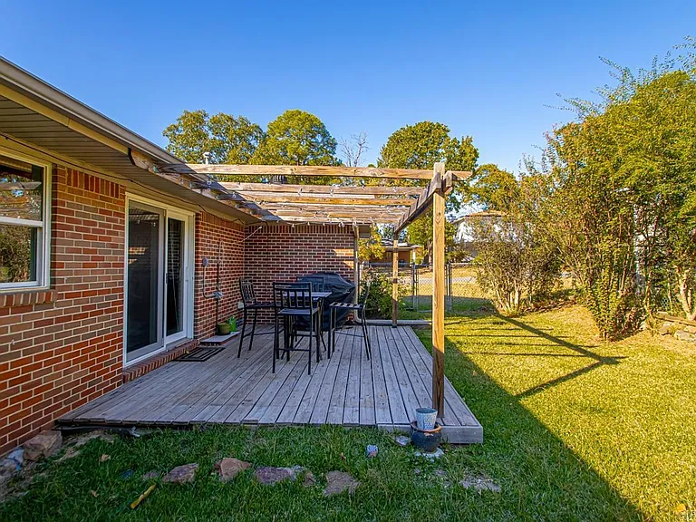 7001 Blue Bird Dr — Photo 37