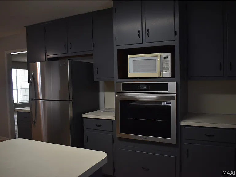 3001 Sutton Dr — Photo 4