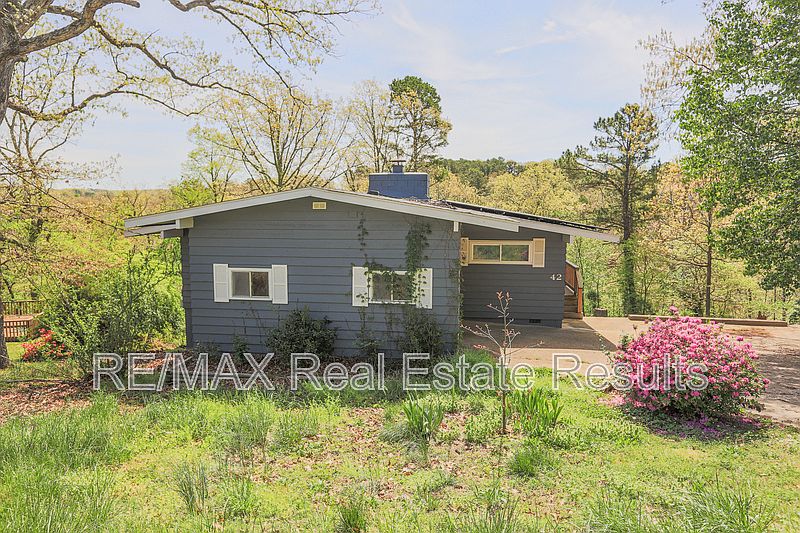 1st image of 42 Hope Dr