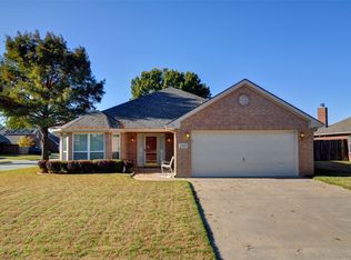 301 Mary Kay Ct, Burleson, TX 76028