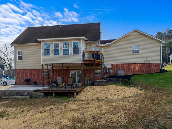 3rd image of 1357 Brookfield Dr
