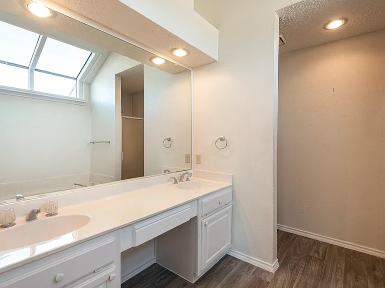 Upstairs bathroom with garden tub and separate shower