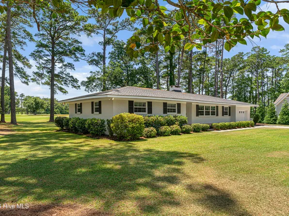 1705 River Drive, Morehead City, NC 28557