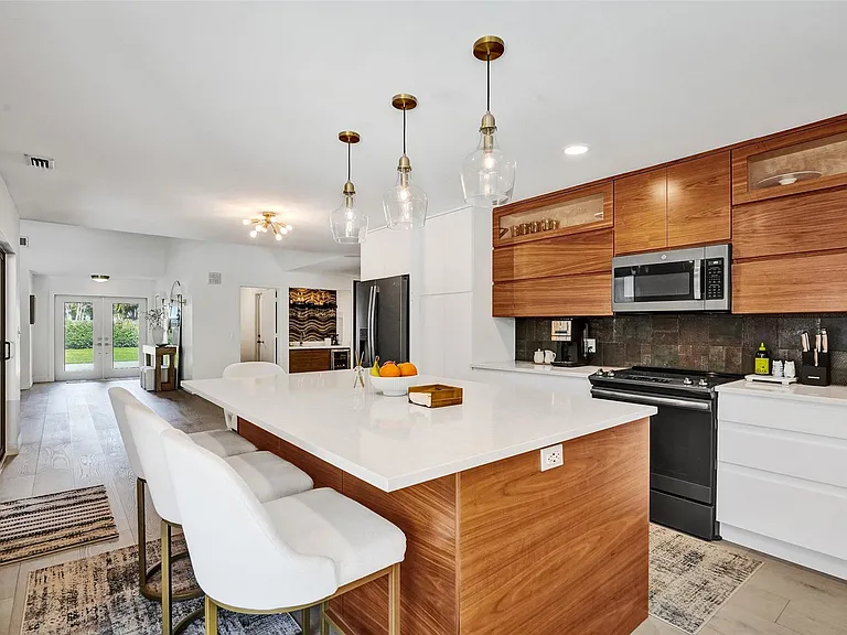 614 Lakewoode Cir W — Photo 5