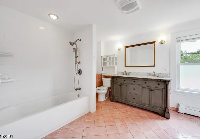 275 E Mount Pleasant Ave — Photo 32