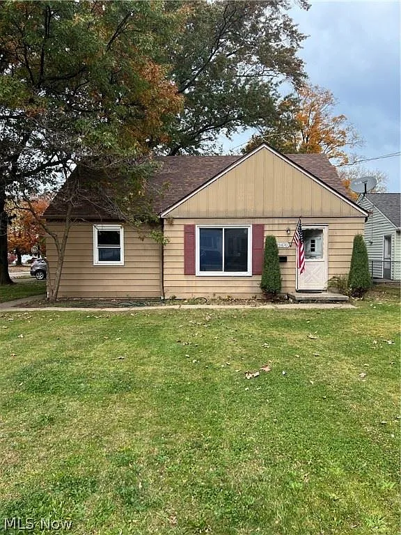 21870 Westwood Ave photo 1