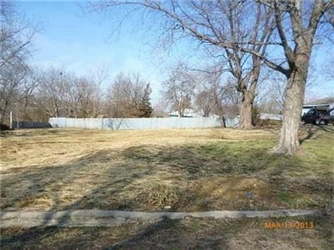3rd image of 3014 Farley Ave