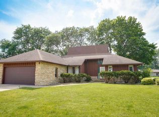 223 8th St, Prairie Du Sac, WI 53578