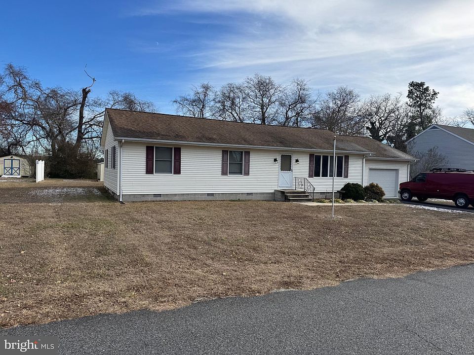 1st image of 119 Comanche Cir