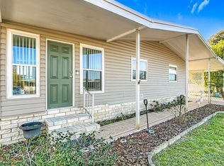 1405 Skyline Ct, Tavares, FL 32778