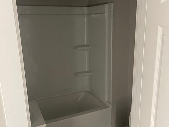 5th image of 3909 Pulaski St #1F